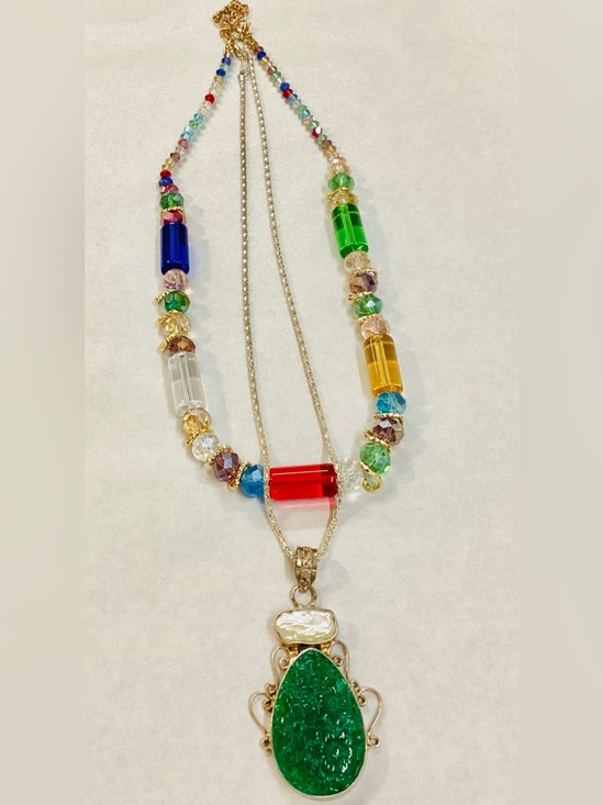 Jewelry - Beautiful Green Gemstone/Pearl Pendant (with an added Multi Colored necklace) 🌙